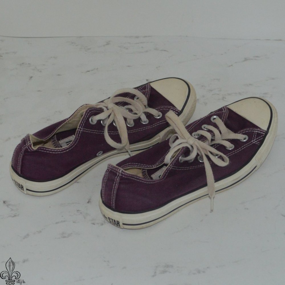 💜Maroon Converse💜 - Picture 4 of 8